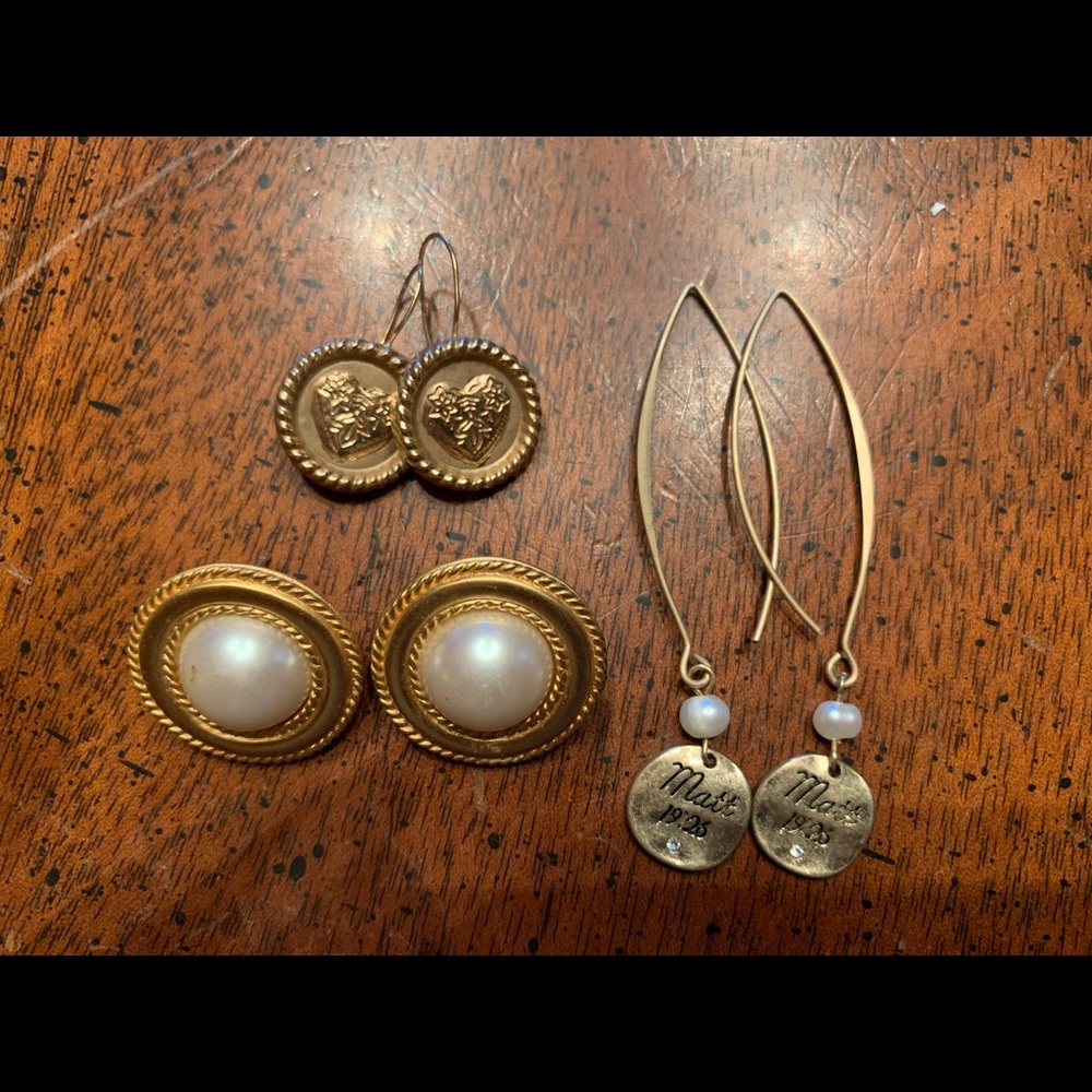 Earring Set- Costume Jewelry, not real gold